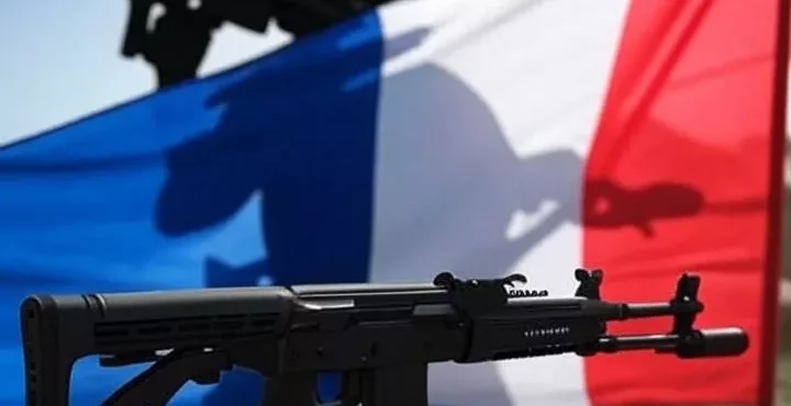 Le FAMAS : un symbole de la souveraineté française face aux défis technologiques modernes